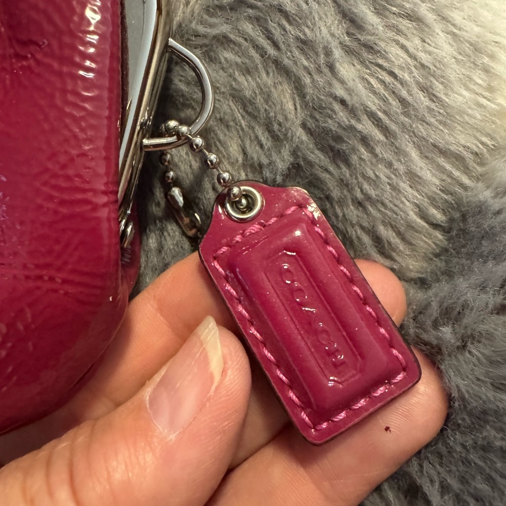 **SOLD**Coach Kiss lock Coin Purse Vintage Y2K Satin Lining - Picture 6 of 6